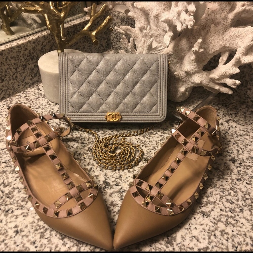NFS 💢 Authentic Valentino rockstud flats